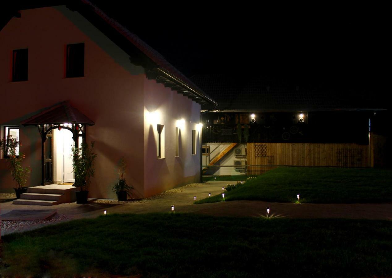 The Jungle Apartments And Rooms Bled Esterno foto